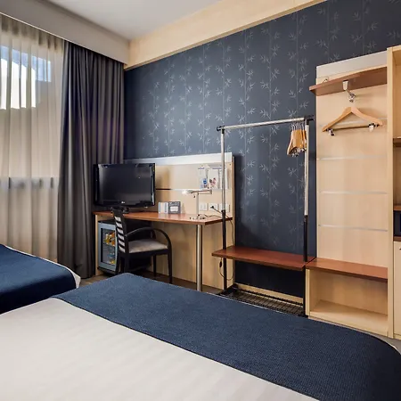 Hotel - Fiera By Ihg 4*